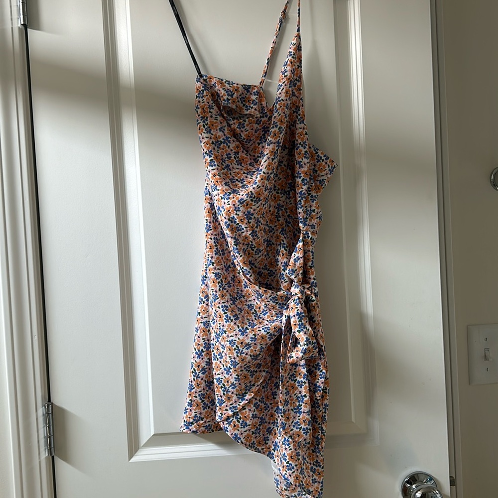 Forever 21 one shoulder floral dress